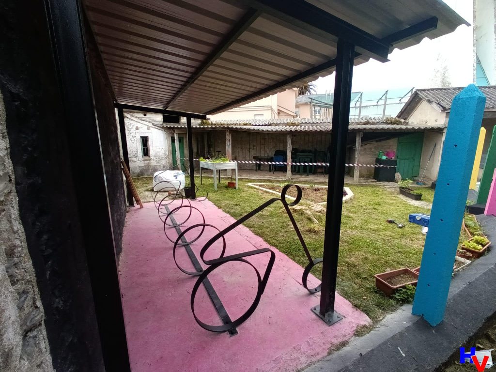 Estructura para aparcar bicicletas, con estilo.
